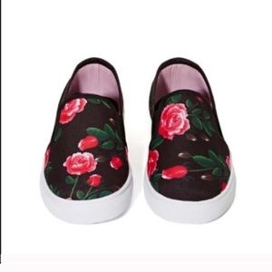 YRU Floral Print Slip-on Sneakers